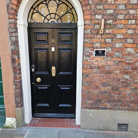 Centre The Wash House *